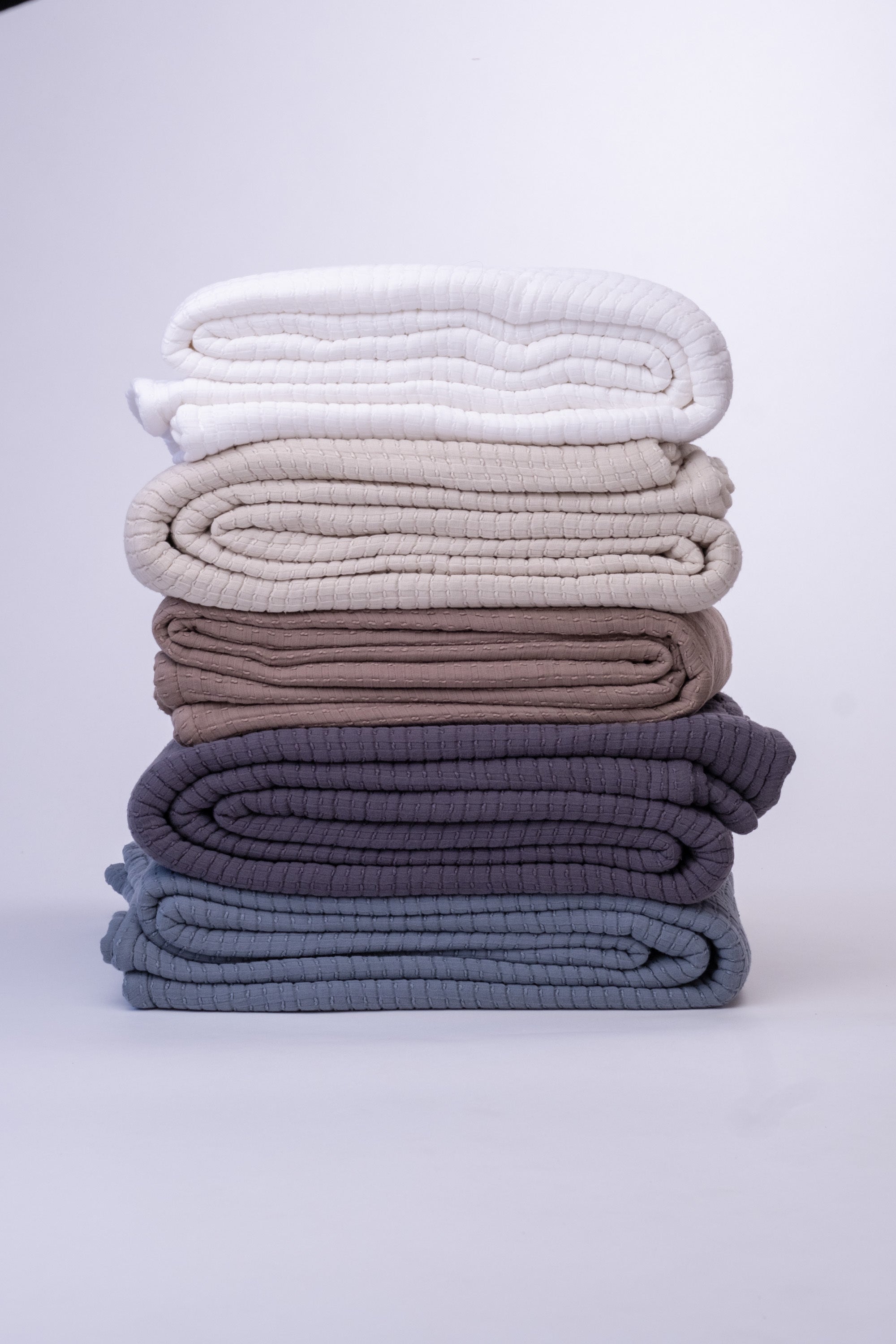 The Stitched Cotton Quilt in Dusk