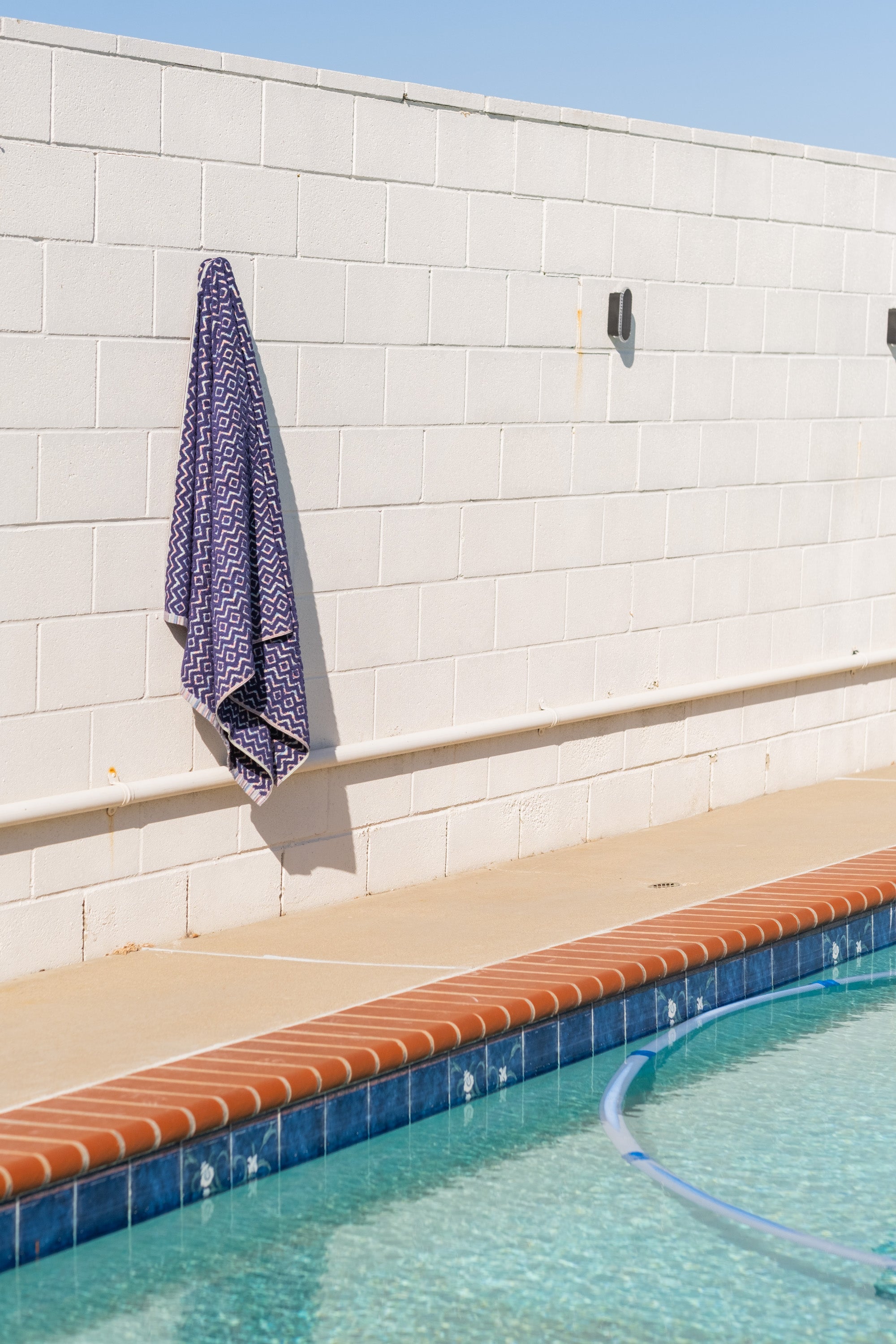 The Motley Bath Sheet in Navy
