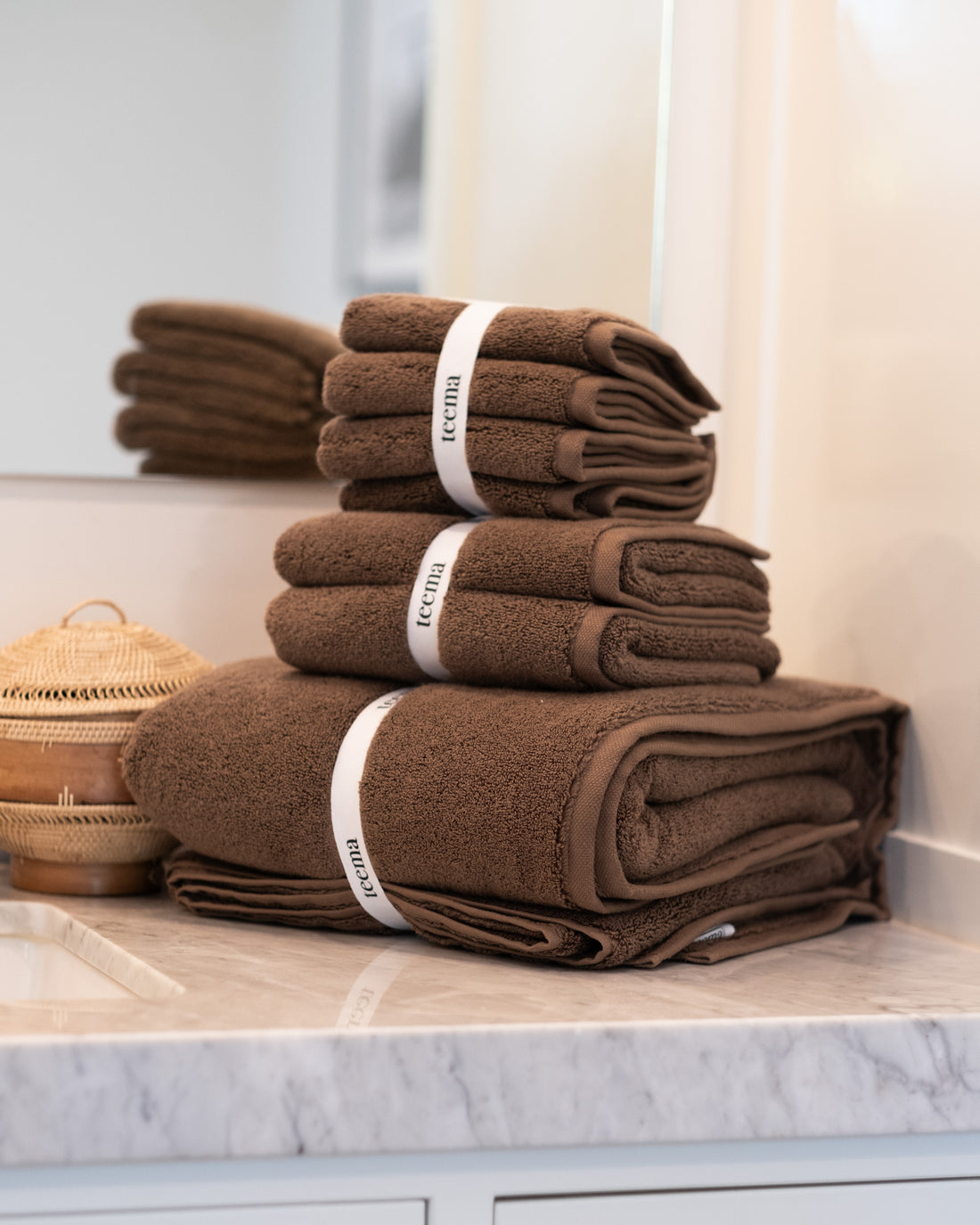 The Luxe Hand Towels in Chocolate