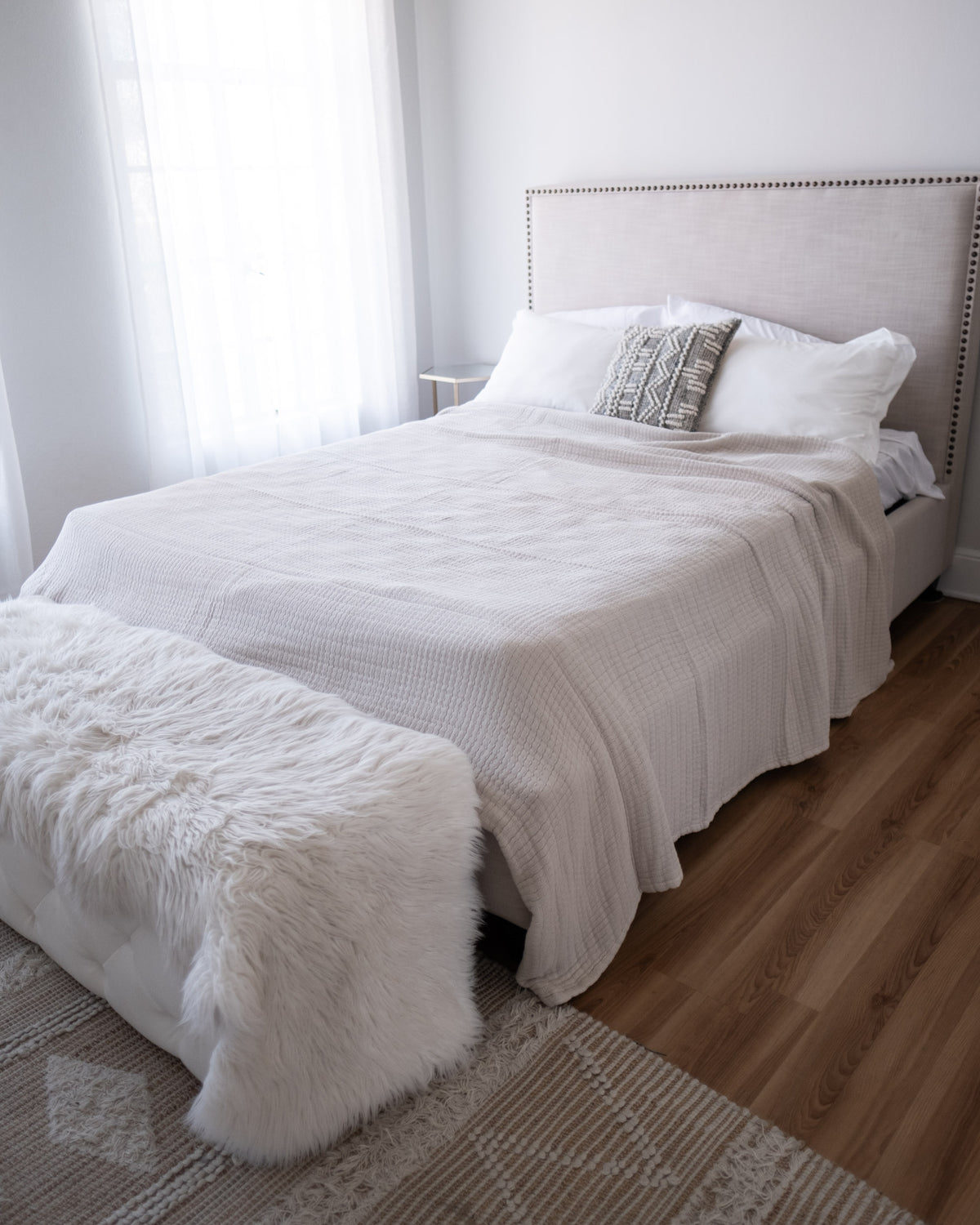 The Stitched Cotton Quilt in Bone