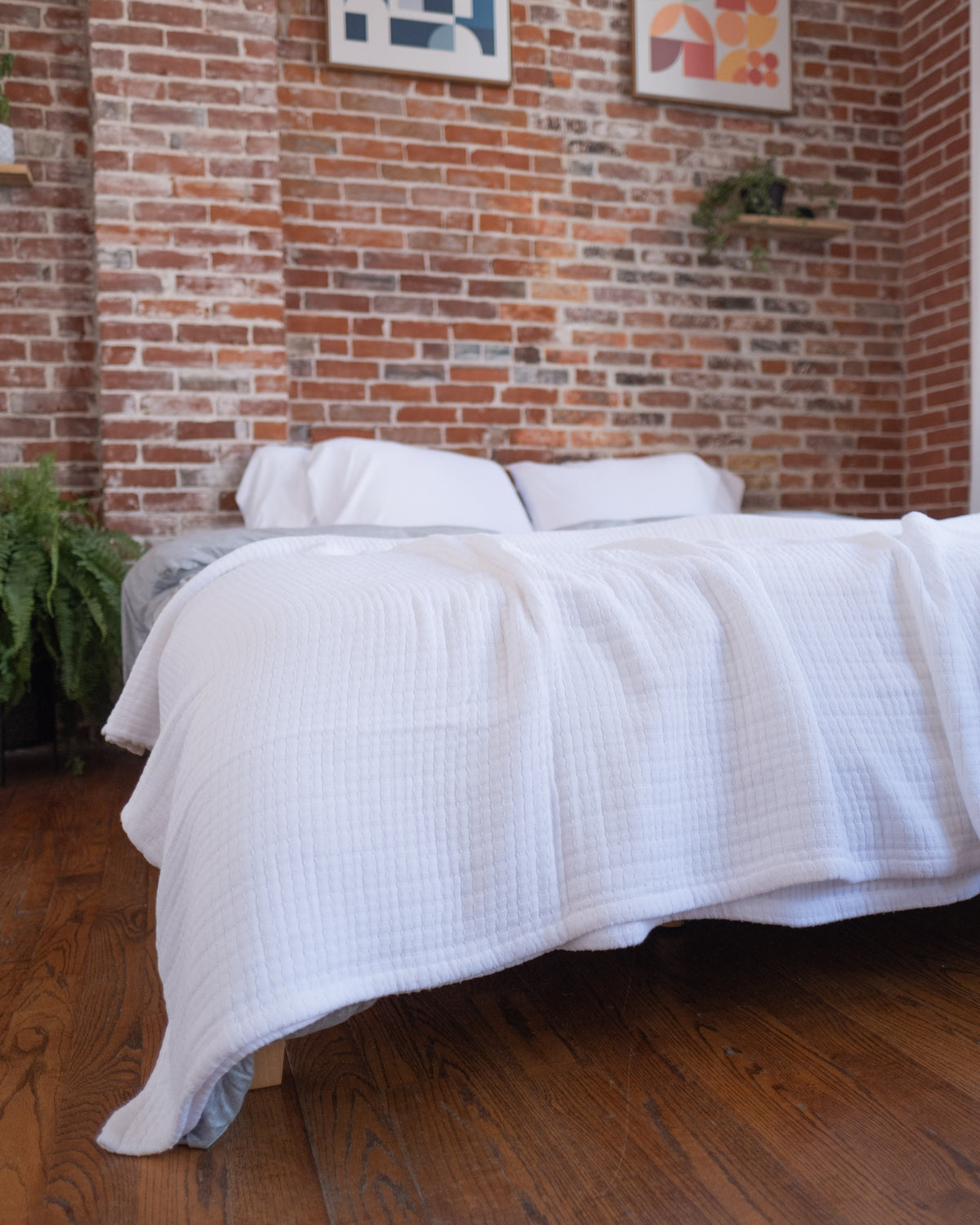 The Stitched Cotton Quilt in White